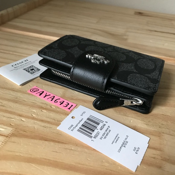 Coach wallet🎈🎈 - Picture 3 of 8